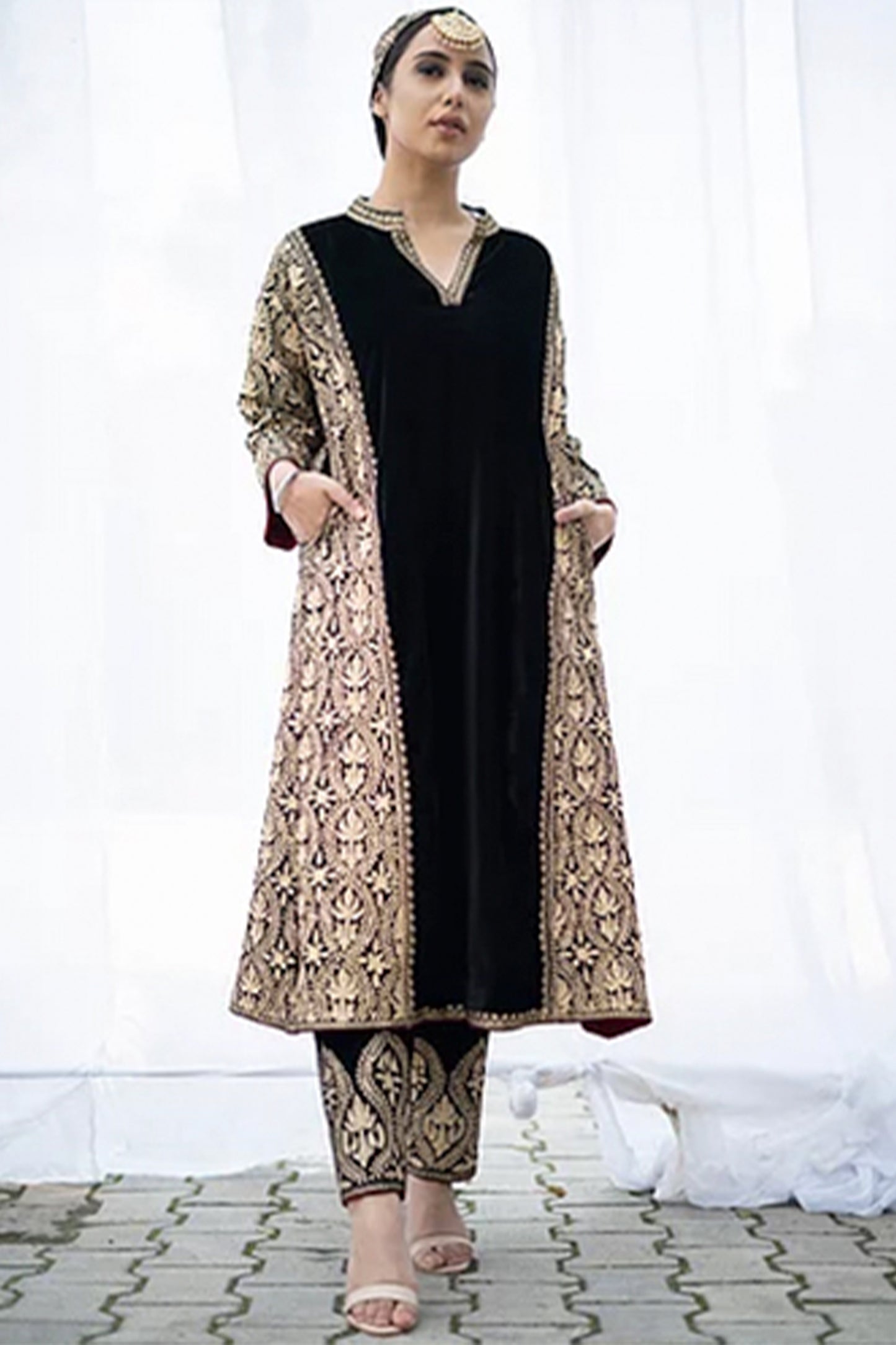Black Velvet Kali Panel Phiran Set