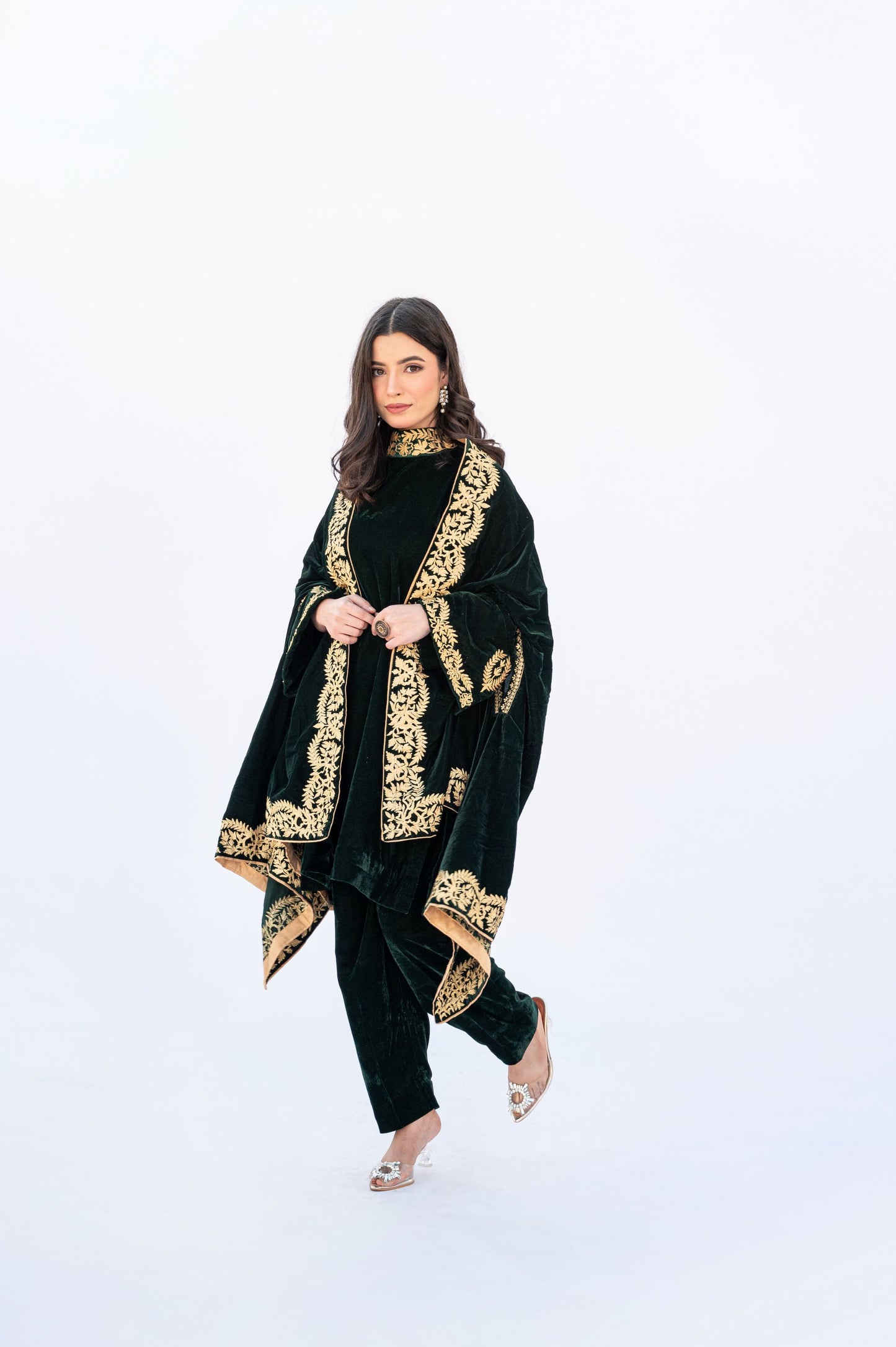 Dark green velvet round border Cape Set