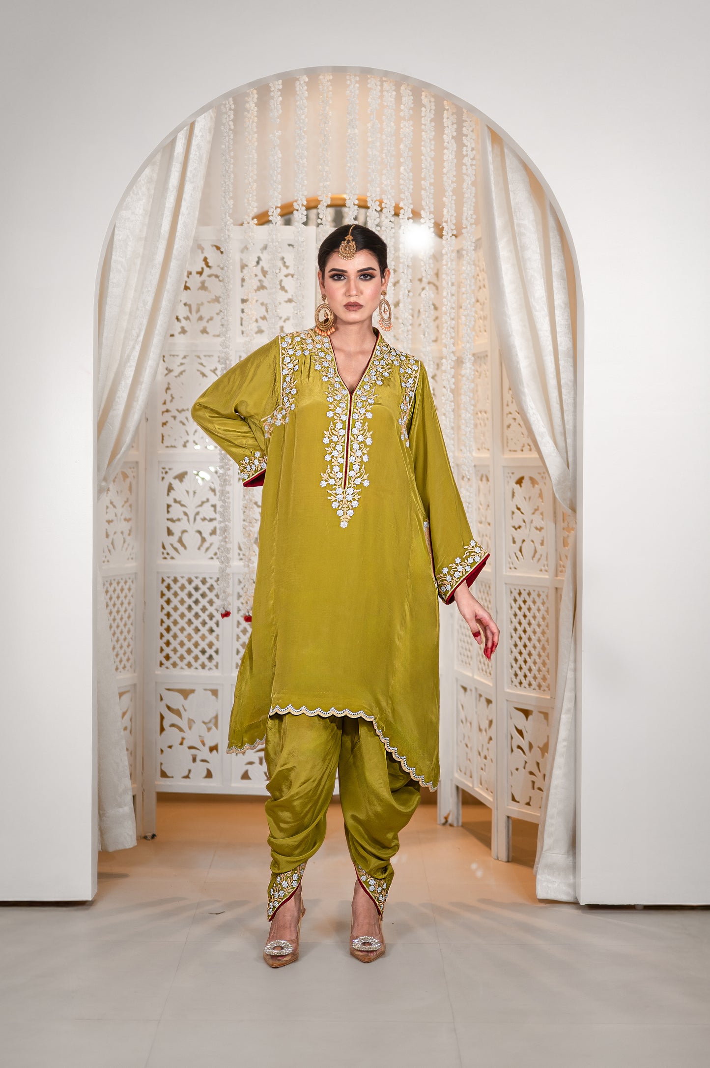Mehedi Green Shoulder Phiran w Dhoti Pant