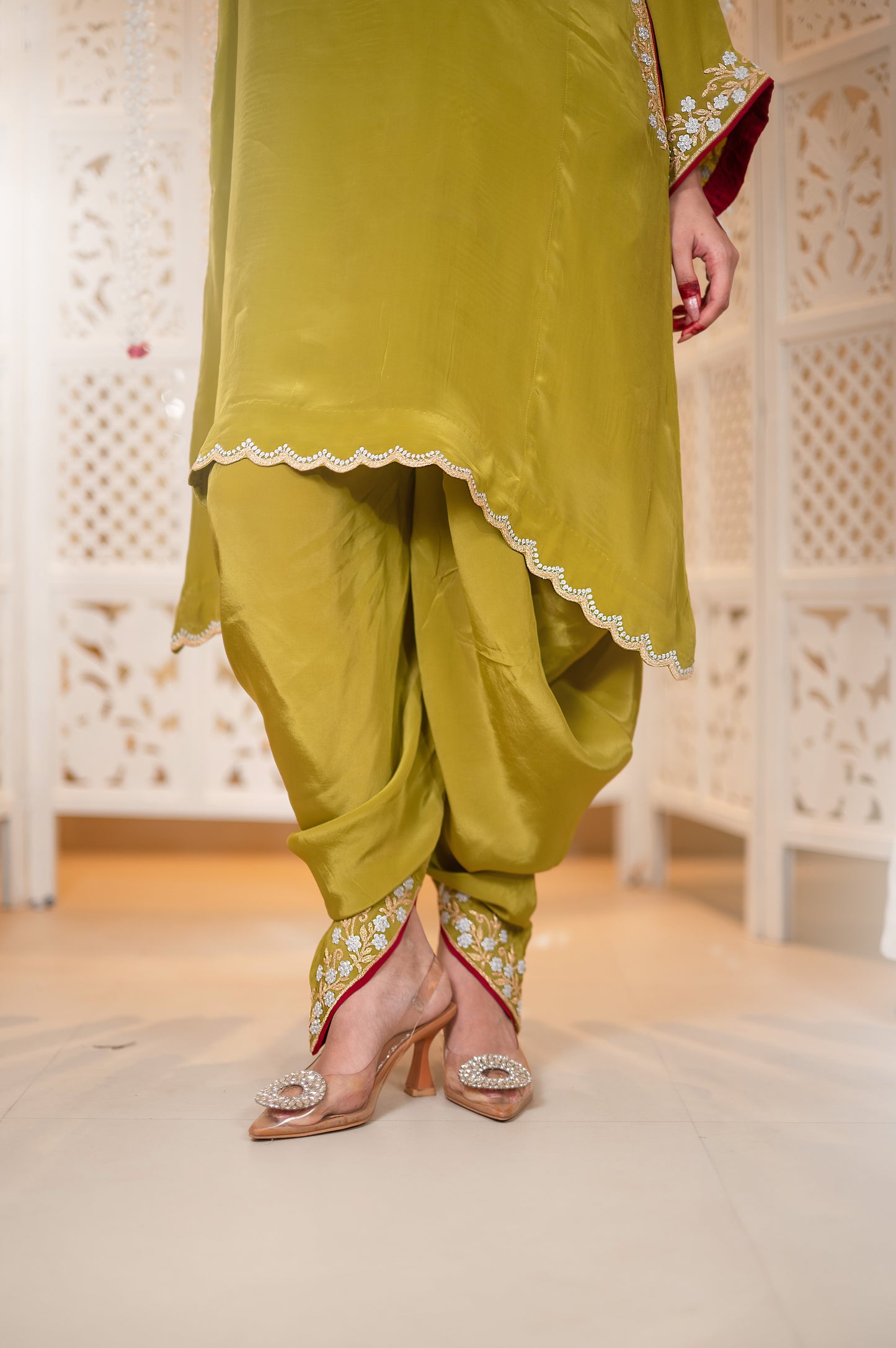 Mehedi Green Shoulder Phiran w Dhoti Pant