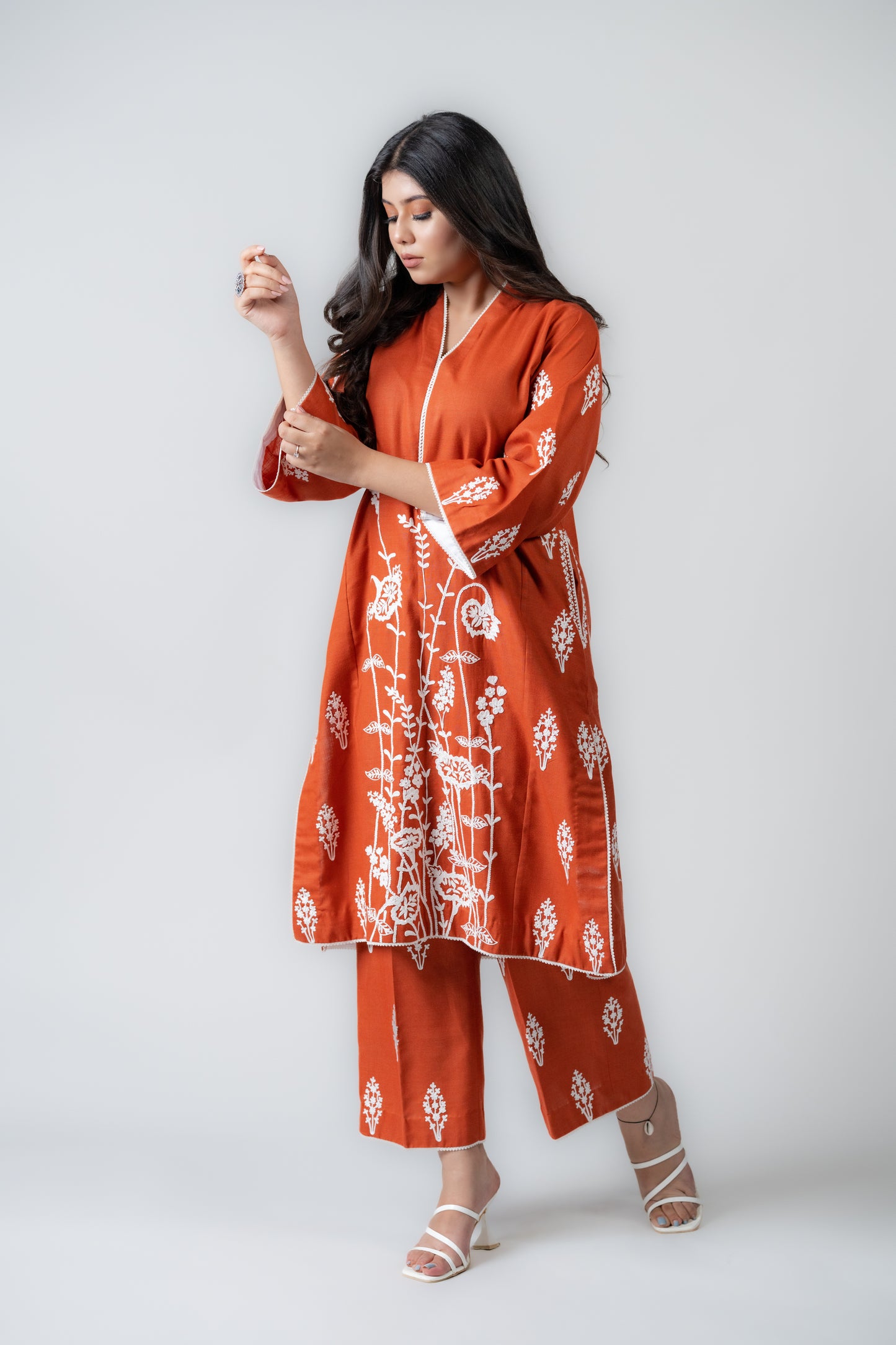 Rust Cotton Phiran Set w White Floral Aari Embroidery