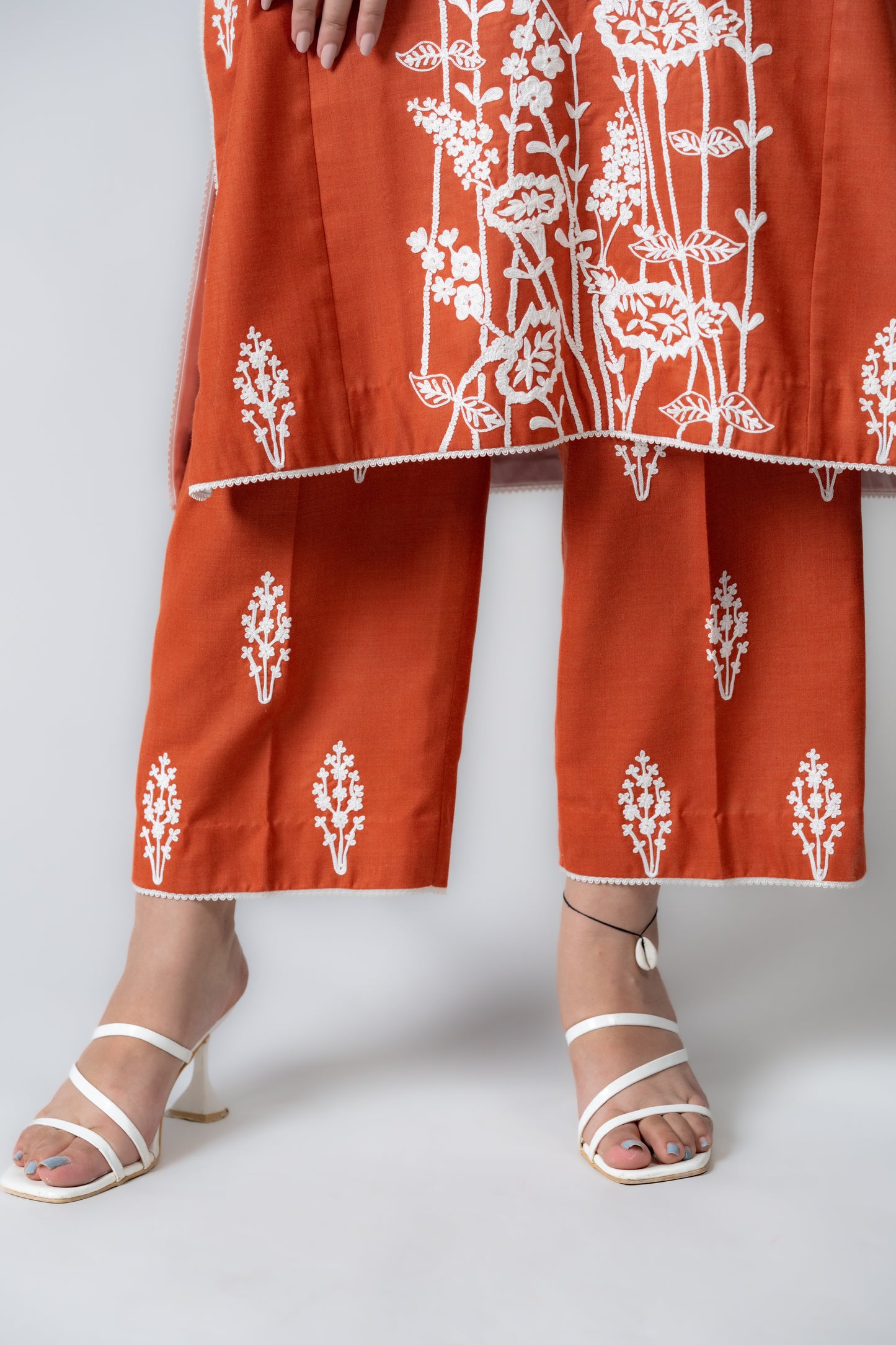Rust Cotton Phiran Set w White Floral Aari Embroidery