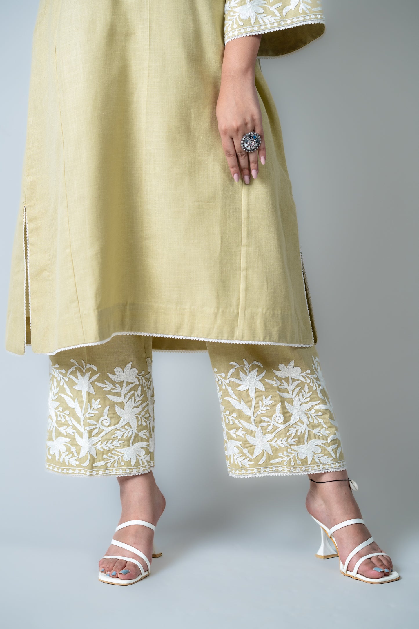Light Green Cotton Phiran Set With Aari Embroidery
