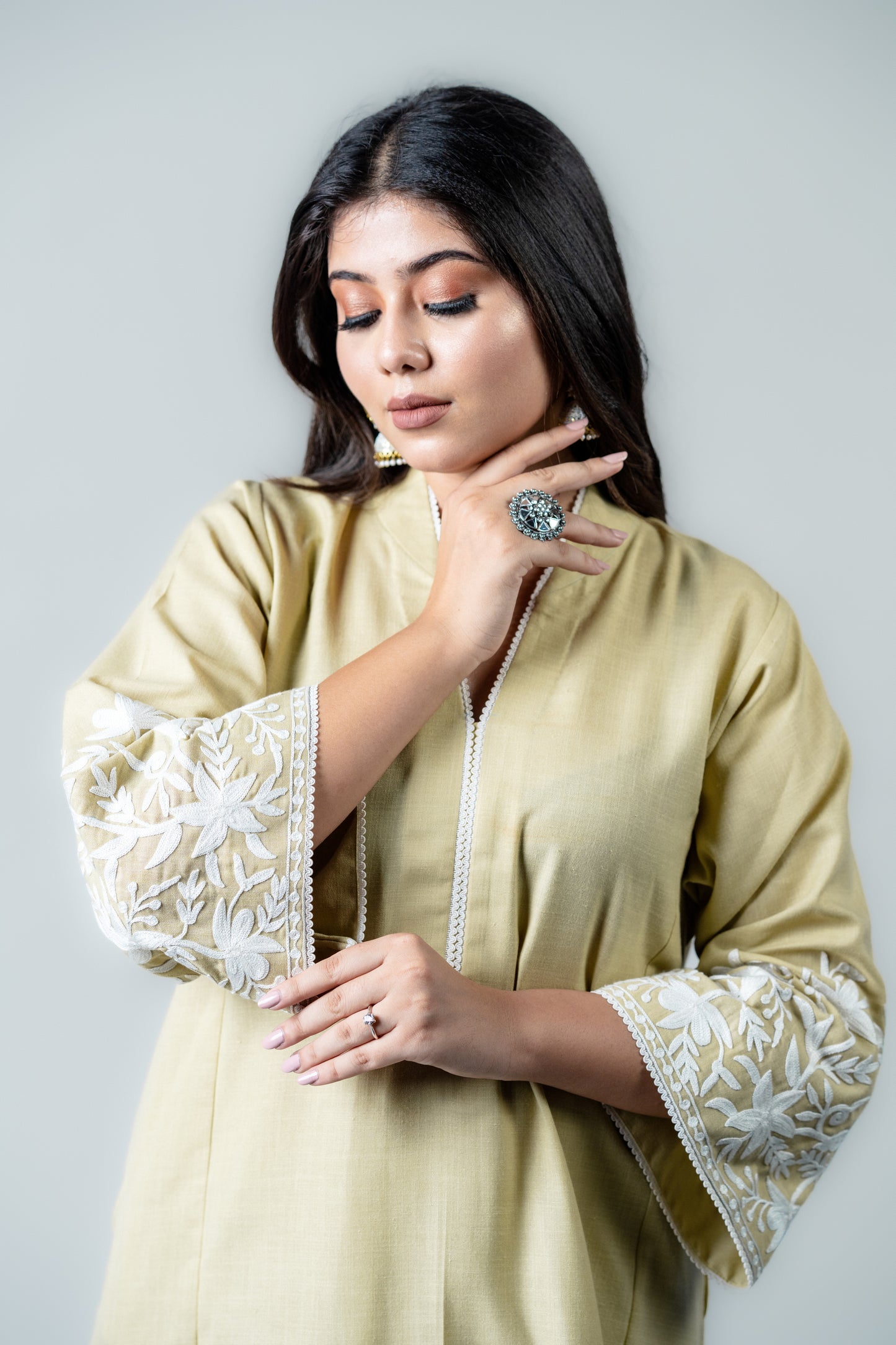 Light Green Cotton Phiran Set With Aari Embroidery