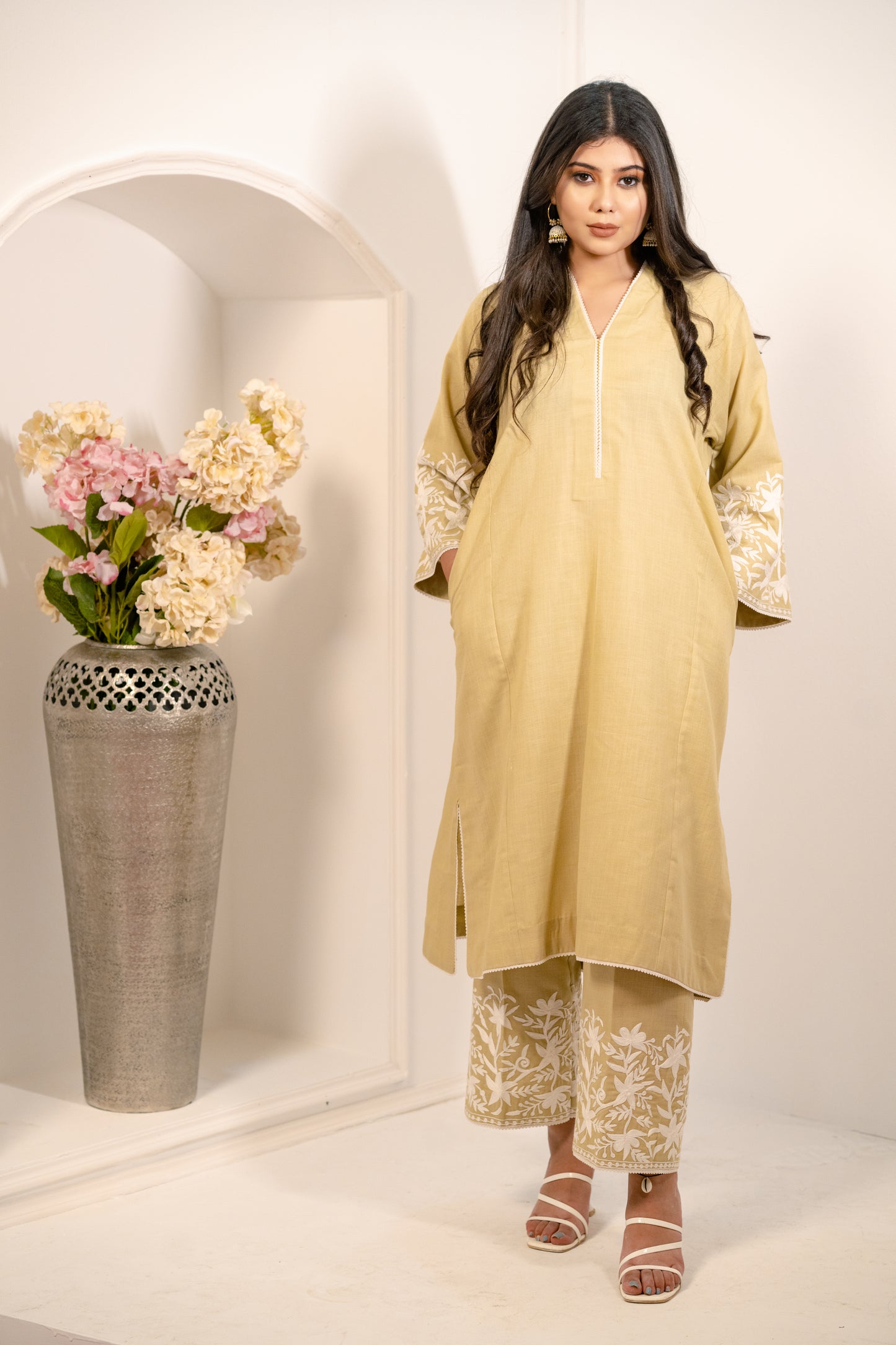 Light Green Cotton Phiran Set With Aari Embroidery