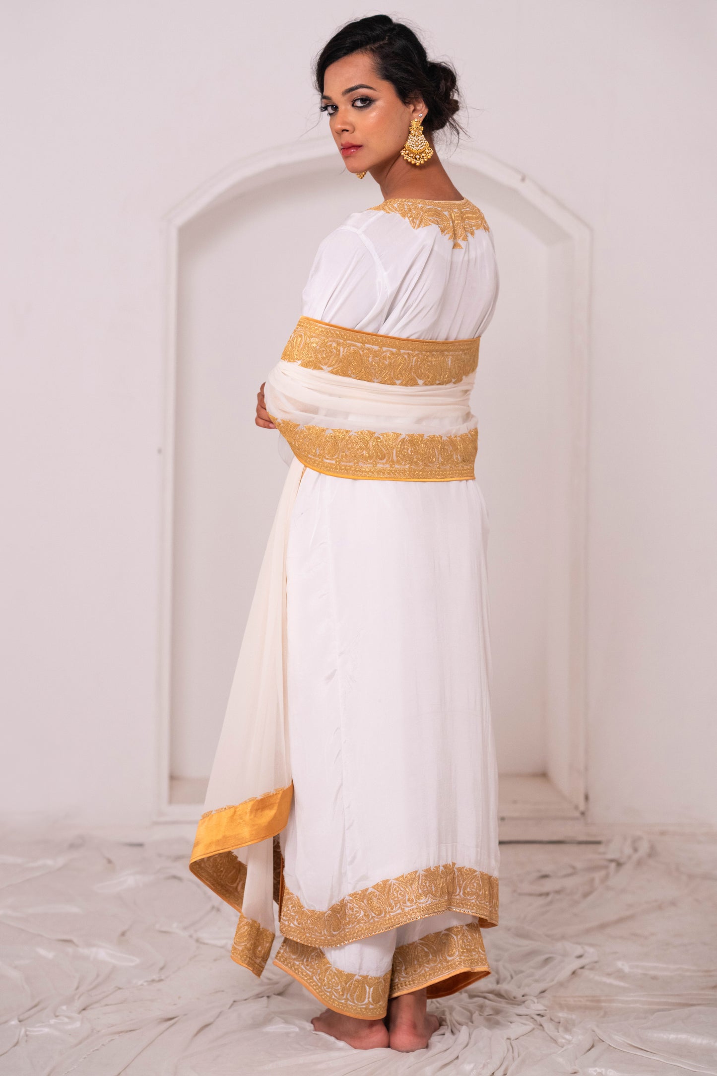 White  Crepe Tilla Phiran Suit