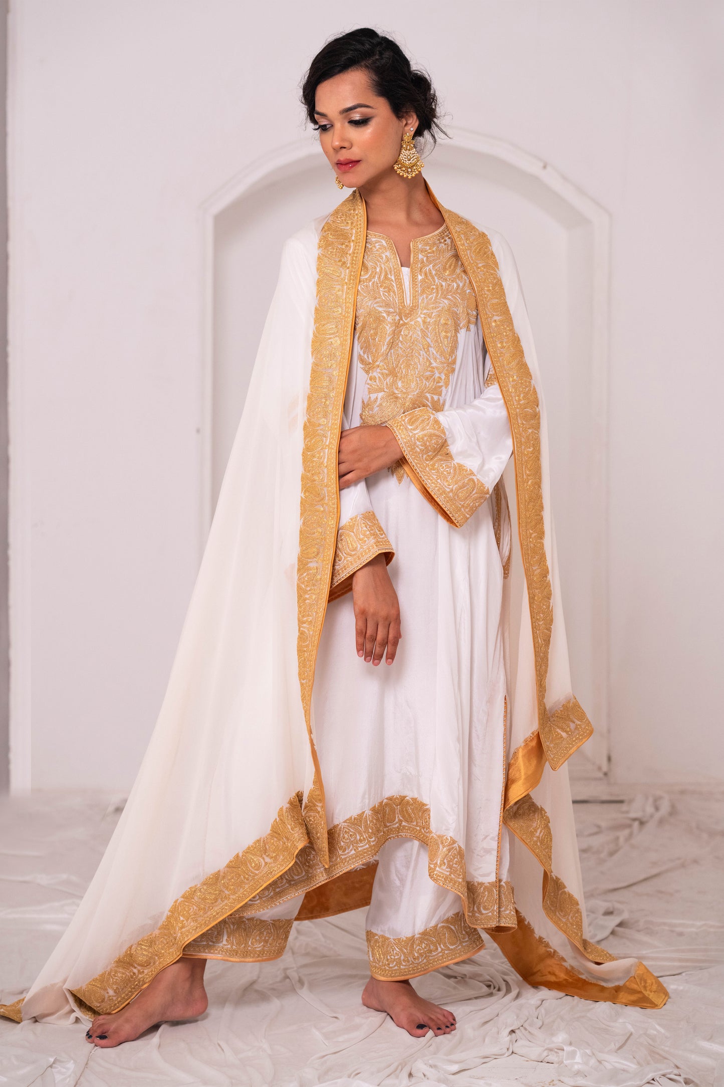 White  Crepe Tilla Phiran Suit