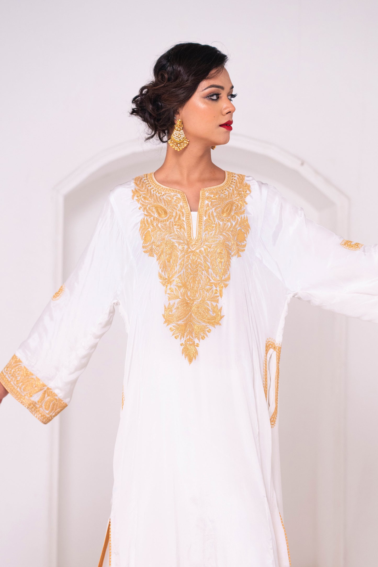 White  Crepe Tilla Phiran Suit