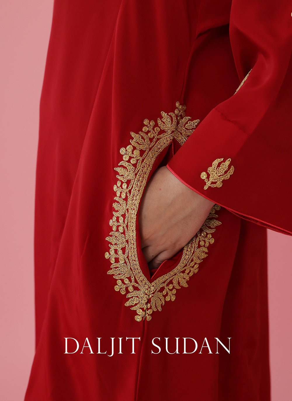 Red Shoulder Phiran Set