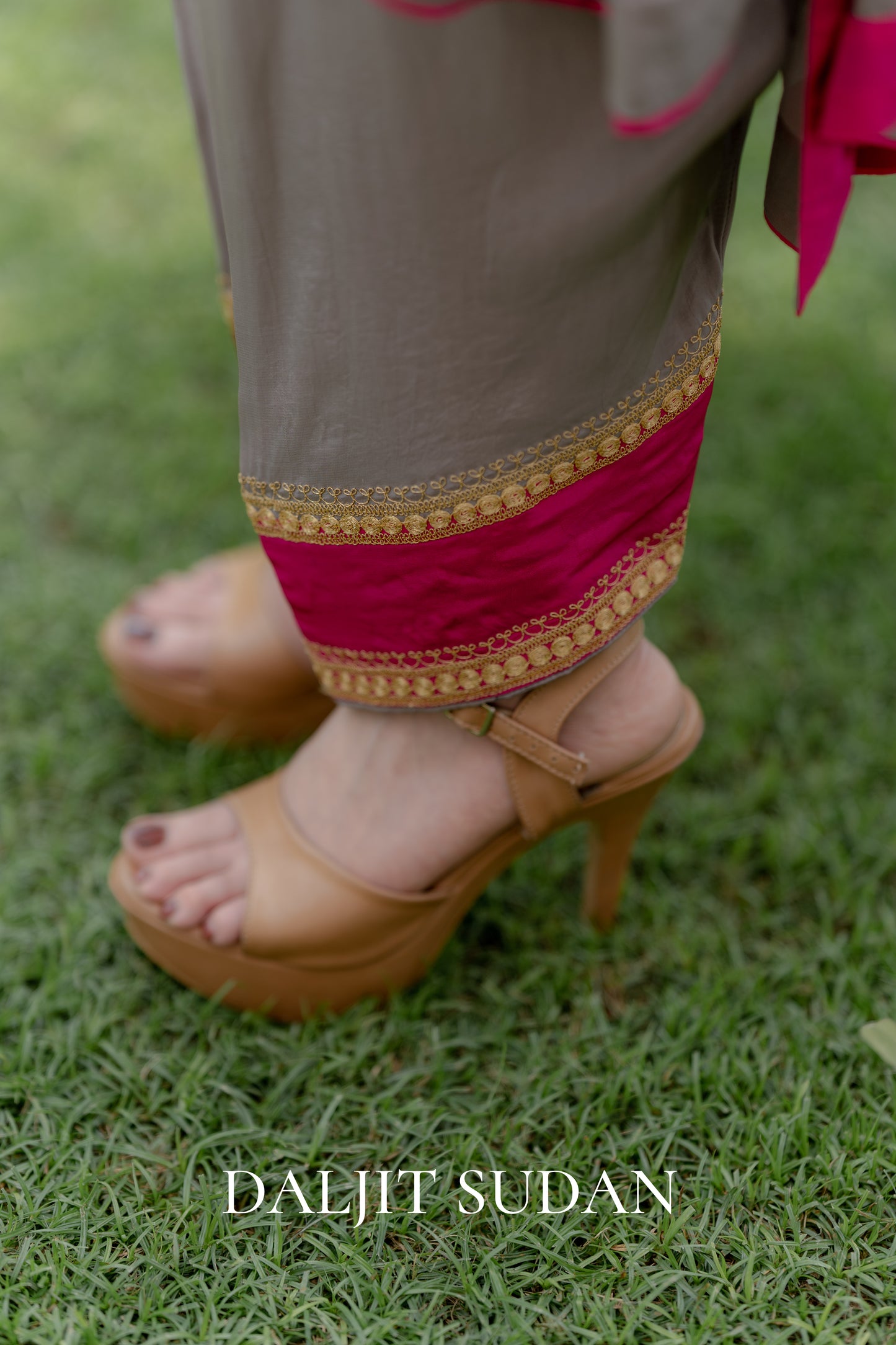 Double Color Grey Crepe Tilla Suit