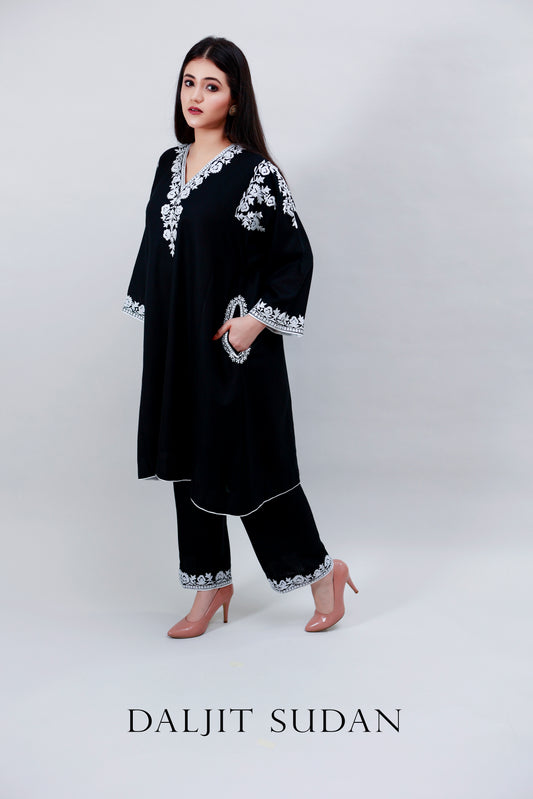 Black Cotton Phiran Set With White Aari Embroidery