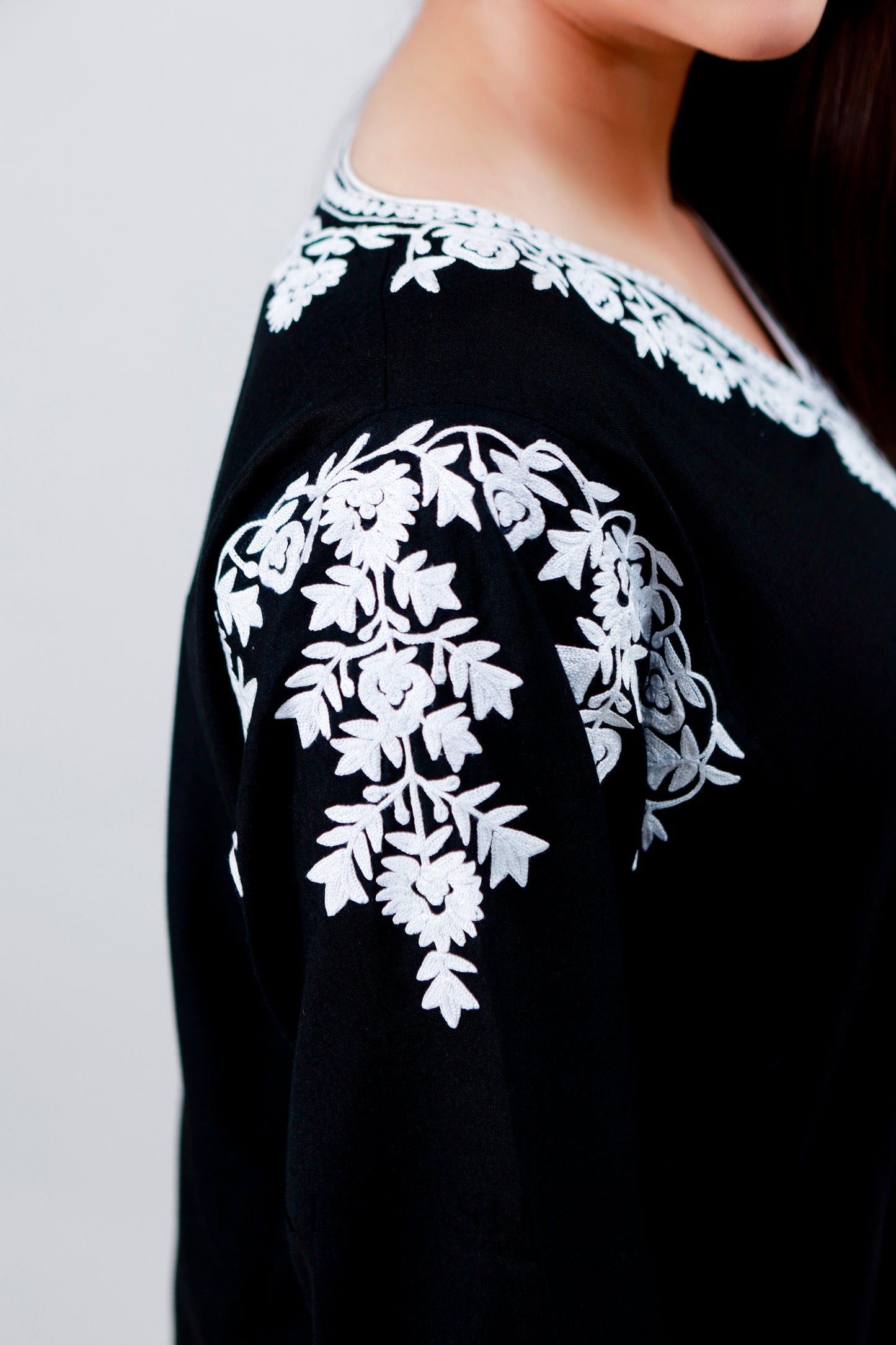 Black Cotton Phiran Set With White Aari Embroidery