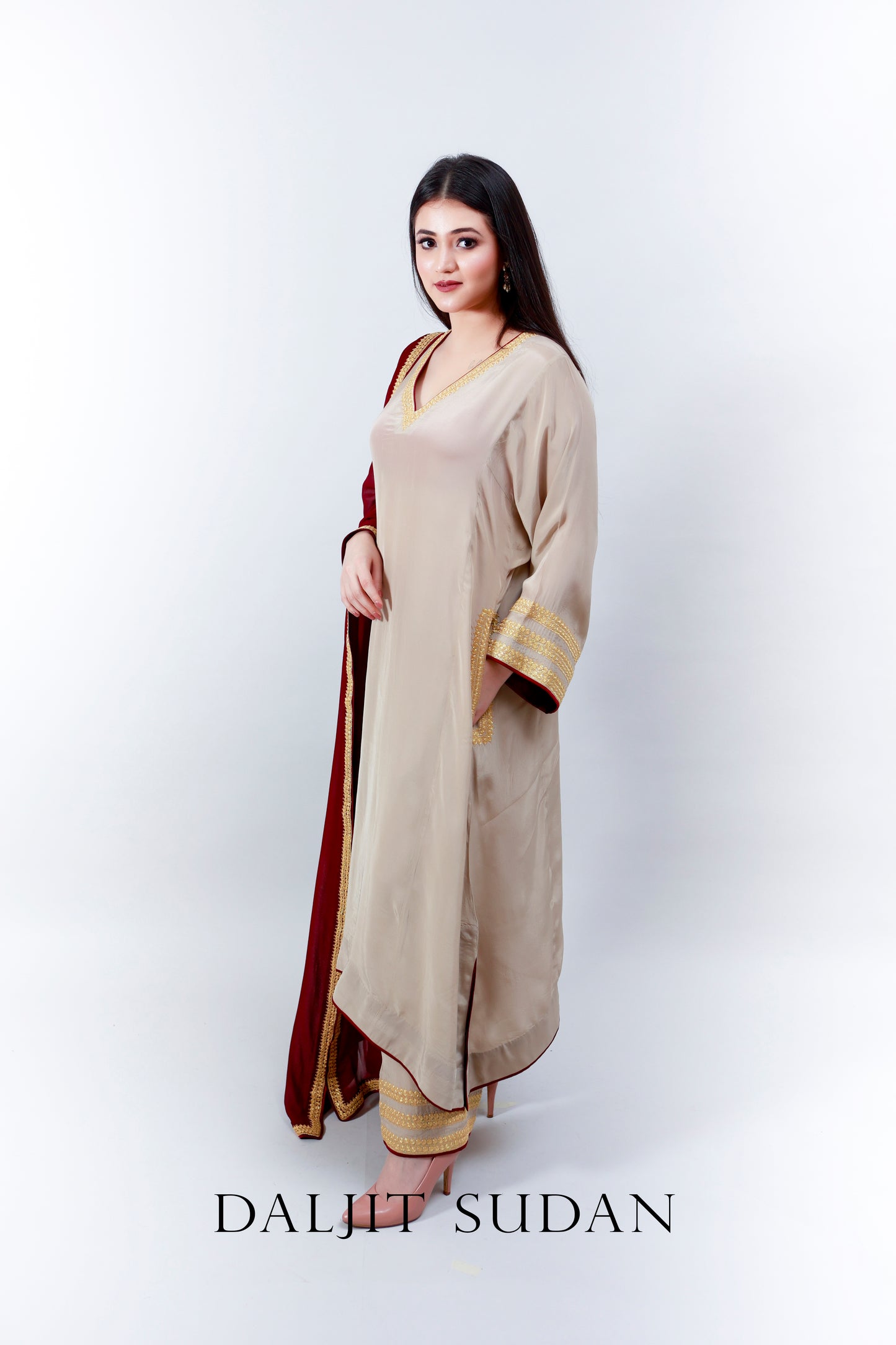 Grey Crepe Tilla Suit with Maroon Dupatta