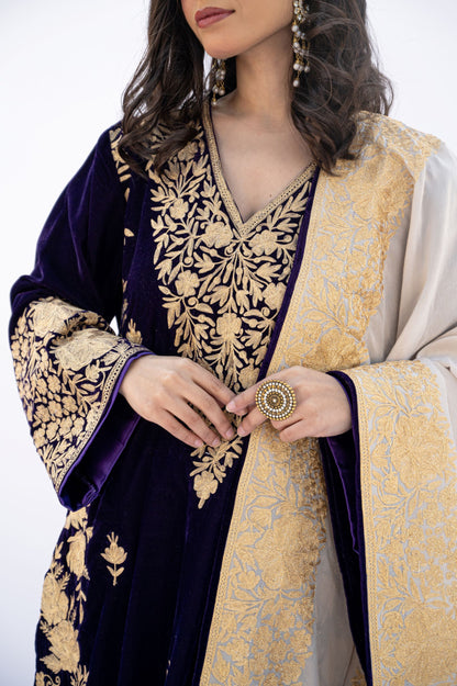 Dark purple velvet aari heavy suit with tissue dupatta