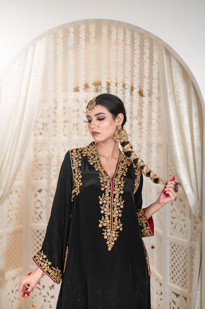 Black Shoulder Phiran Pants