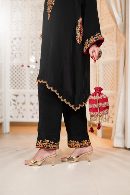 Black Shoulder Phiran Pants