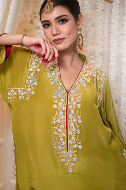 Mehedi Green Shoulder Phiran w Dhoti Pant