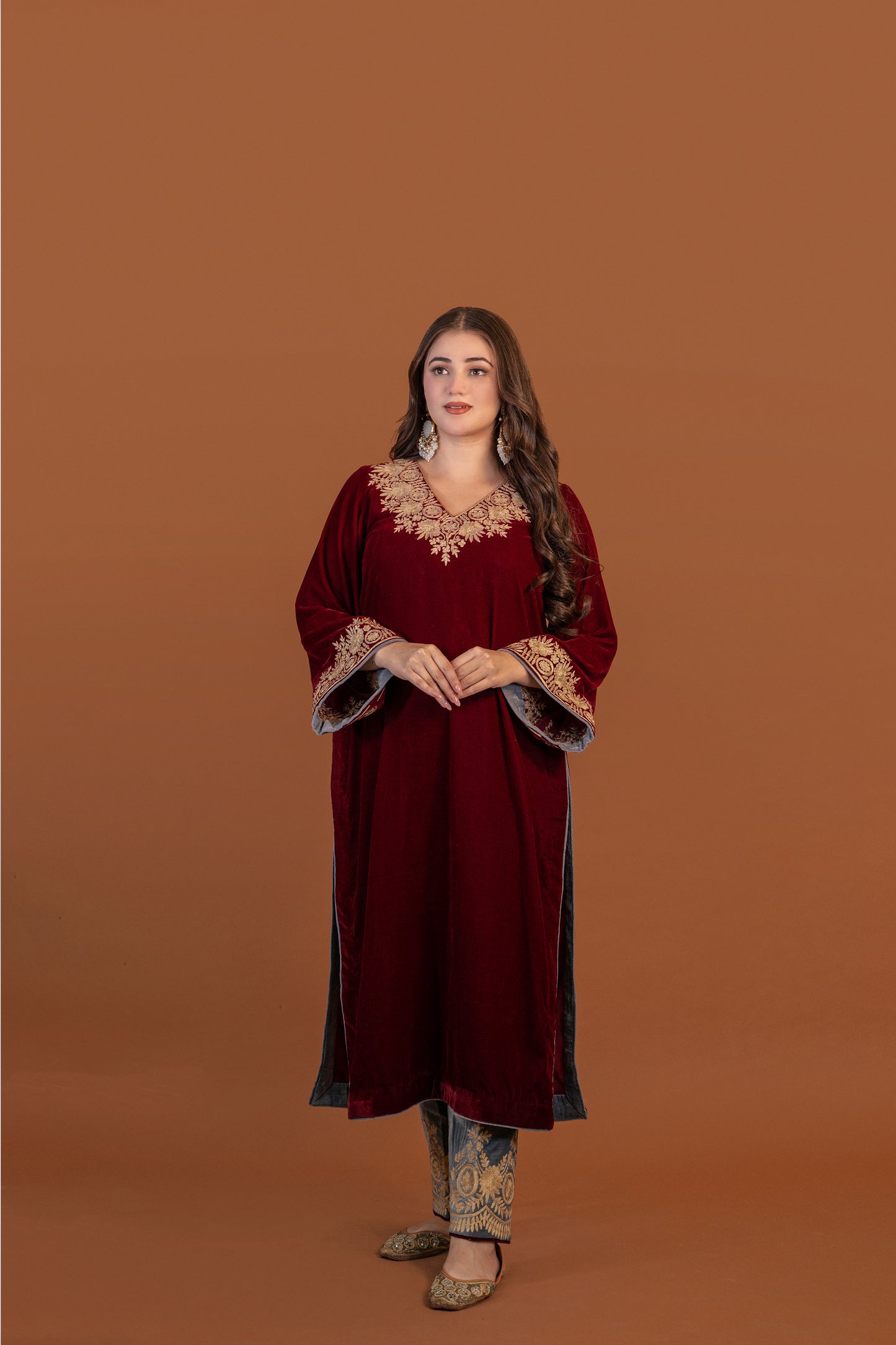 Maroon and grey velvet kurta set with potli