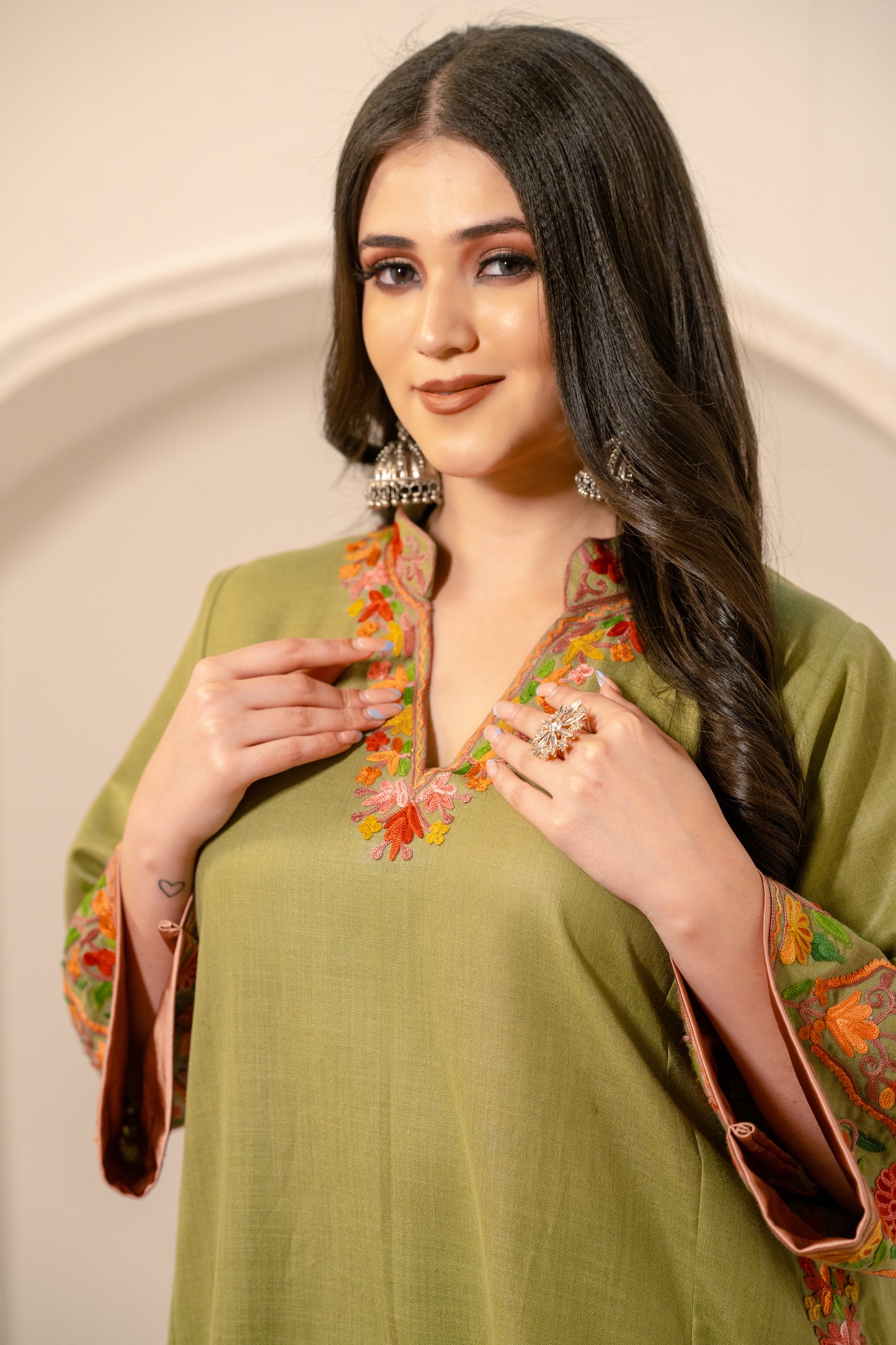 Olive Green Cotton Phiran Set With Multicolour Aari Embroidery