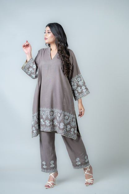 Grey Cotton Phiran Set With Grey Aari Embroidery