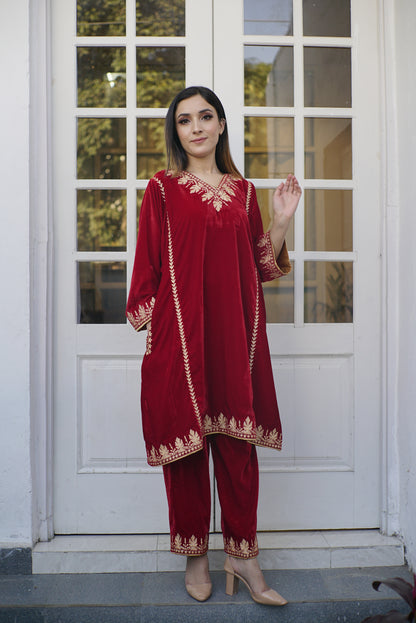 Magenta Velvet Chinar Phiran Set