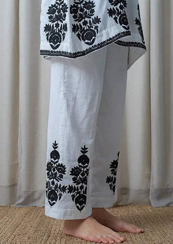 White Muslin Phiran with Black Aari Embroidery