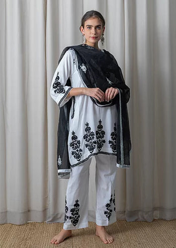 White Muslin Phiran with Black Aari Embroidery