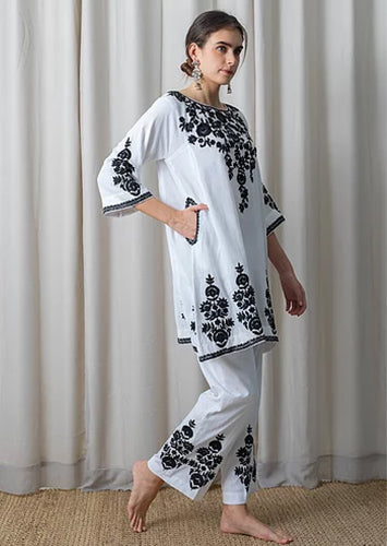 White Muslin Phiran with Black Aari Embroidery